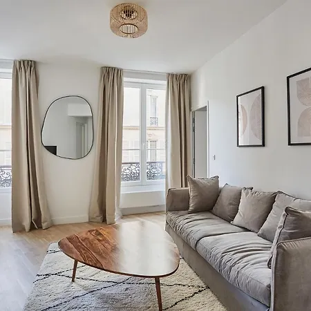 Center Of By Prestige Paris